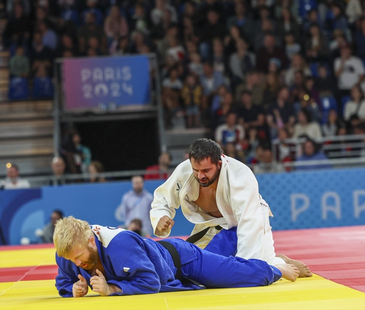 Paris 2024 Paralimpik Oyunları'nda judo erkekler +90 kilo J2 kategorisi yarı finali Champ-de-Mars...