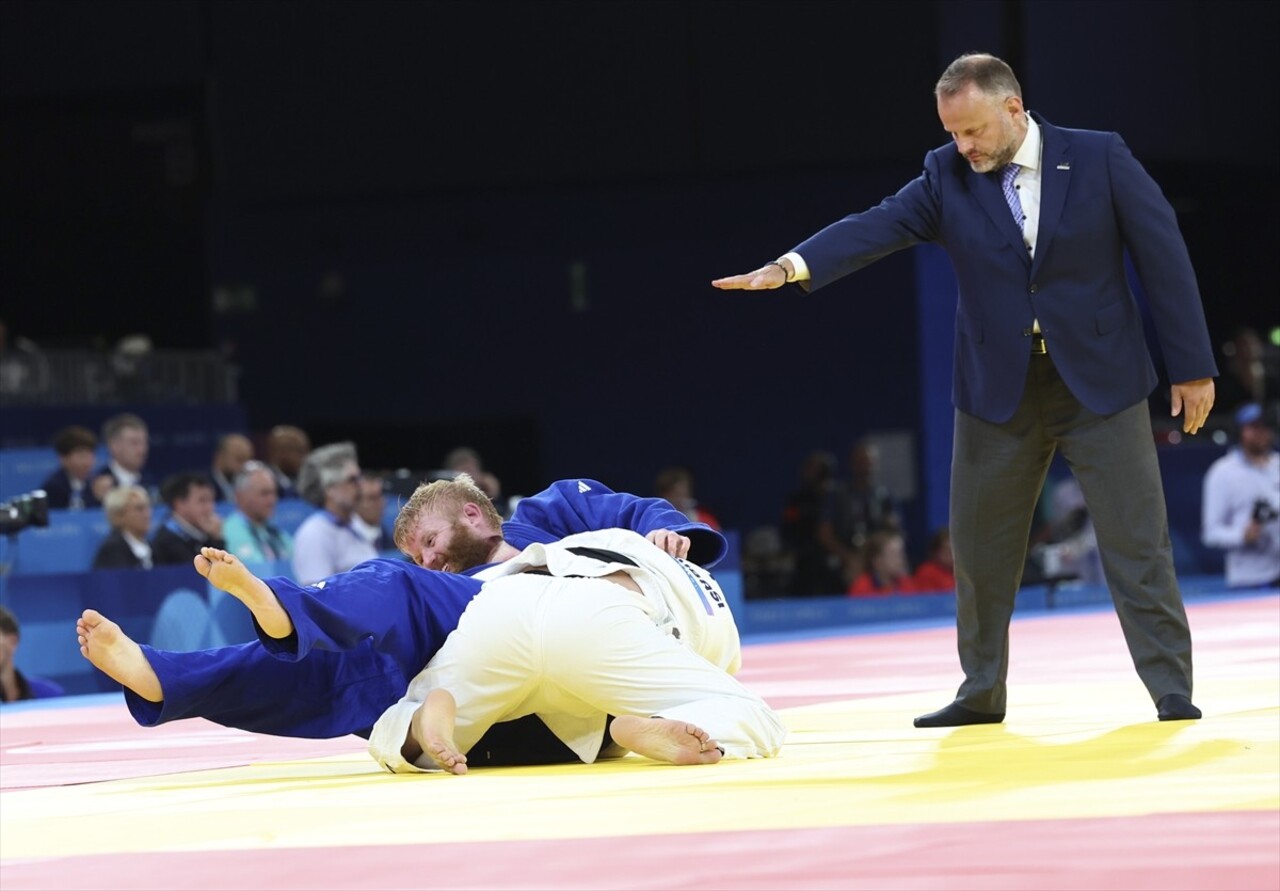 Paris 2024 Paralimpik Oyunları'nda judo erkekler +90 kilo J2 kategorisi yarı finali Champ-de-Mars...