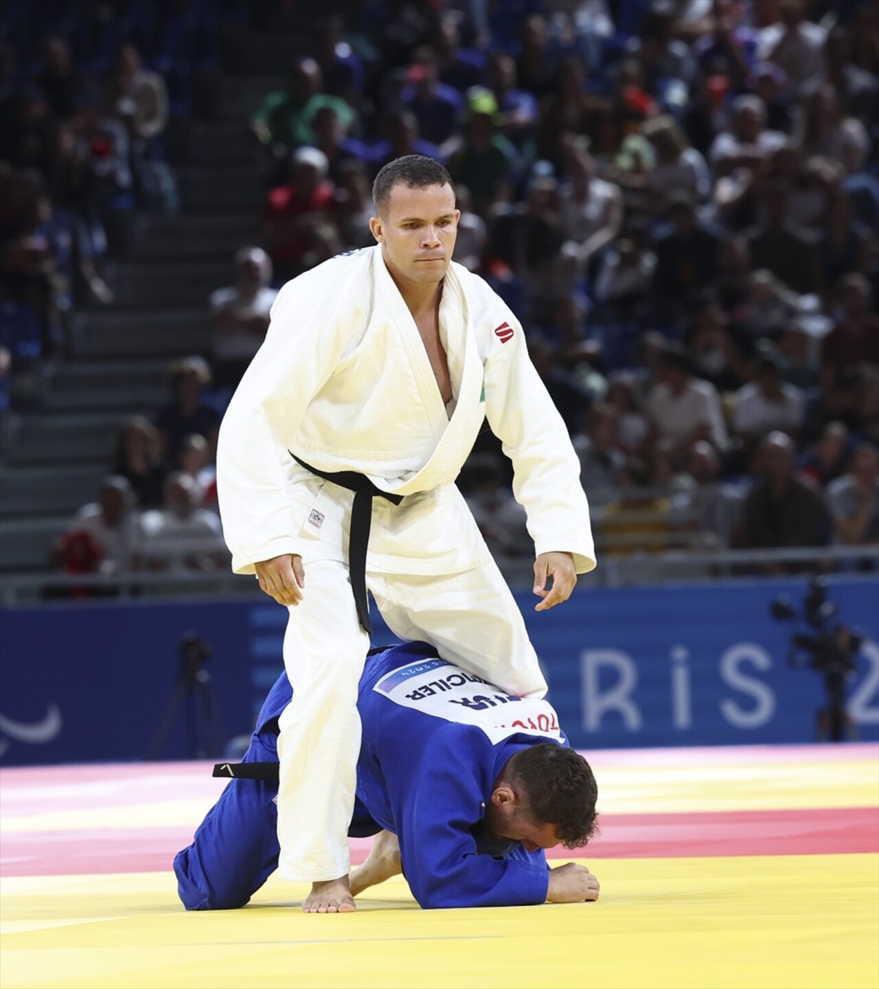 Paris 2024 Paralimpik Oyunları'nda judo erkekler 90 kilo J1 kategorisi yarı finali Champ-de-Mars...