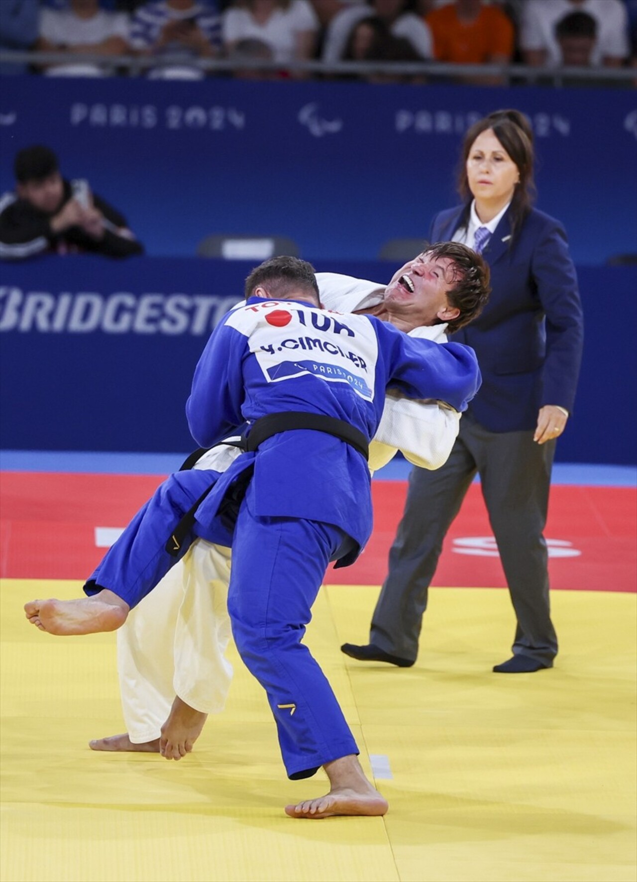 Paris 2024 Paralimpik Oyunları'nda, Champ-de-Mars Arena'daki judo müsabakalarında milli sporcu...