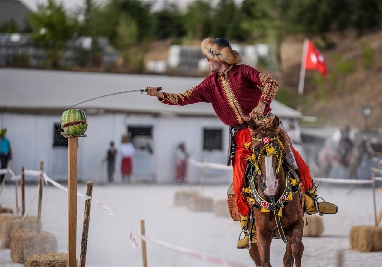 Bilecik'in Söğüt ilçesinde bu yıl 743'üncüsü düzenlenen Söğüt Ertuğrul Gazi'yi Anma ve Yörük...