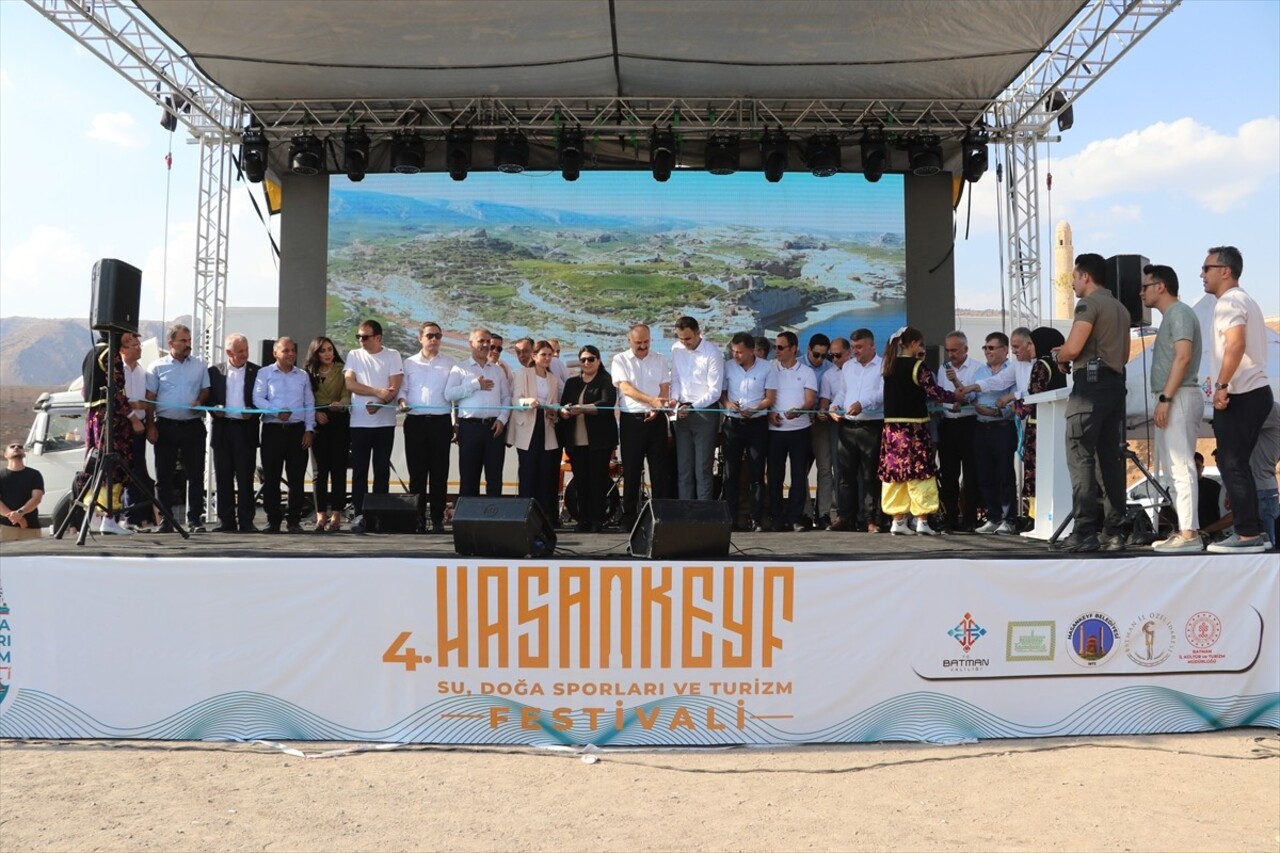 Batman'ın Hasankeyf ilçesinde "4. Su, Doğa Sporları ve Turizm Festivali" gerçekleştirildi....