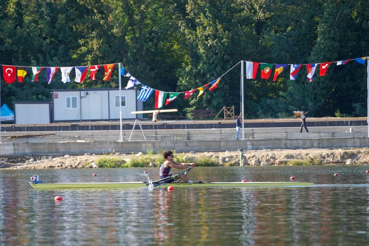 Edirne'de Meriç Nehri'nde oluşturulan parkurda düzenlenen 23 Yaş Altı Avrupa Kürek Şampiyonası'nda...