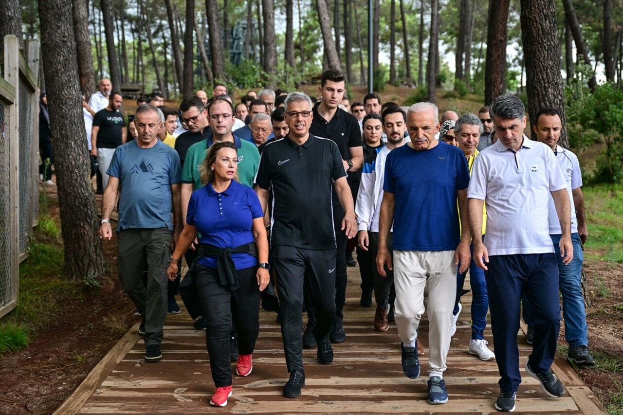 Sağlık Bakanı Kemal Memişoğlu, Ümraniye Belediyesi tarafından "Halk Sağlığı Haftası" kapsamında...