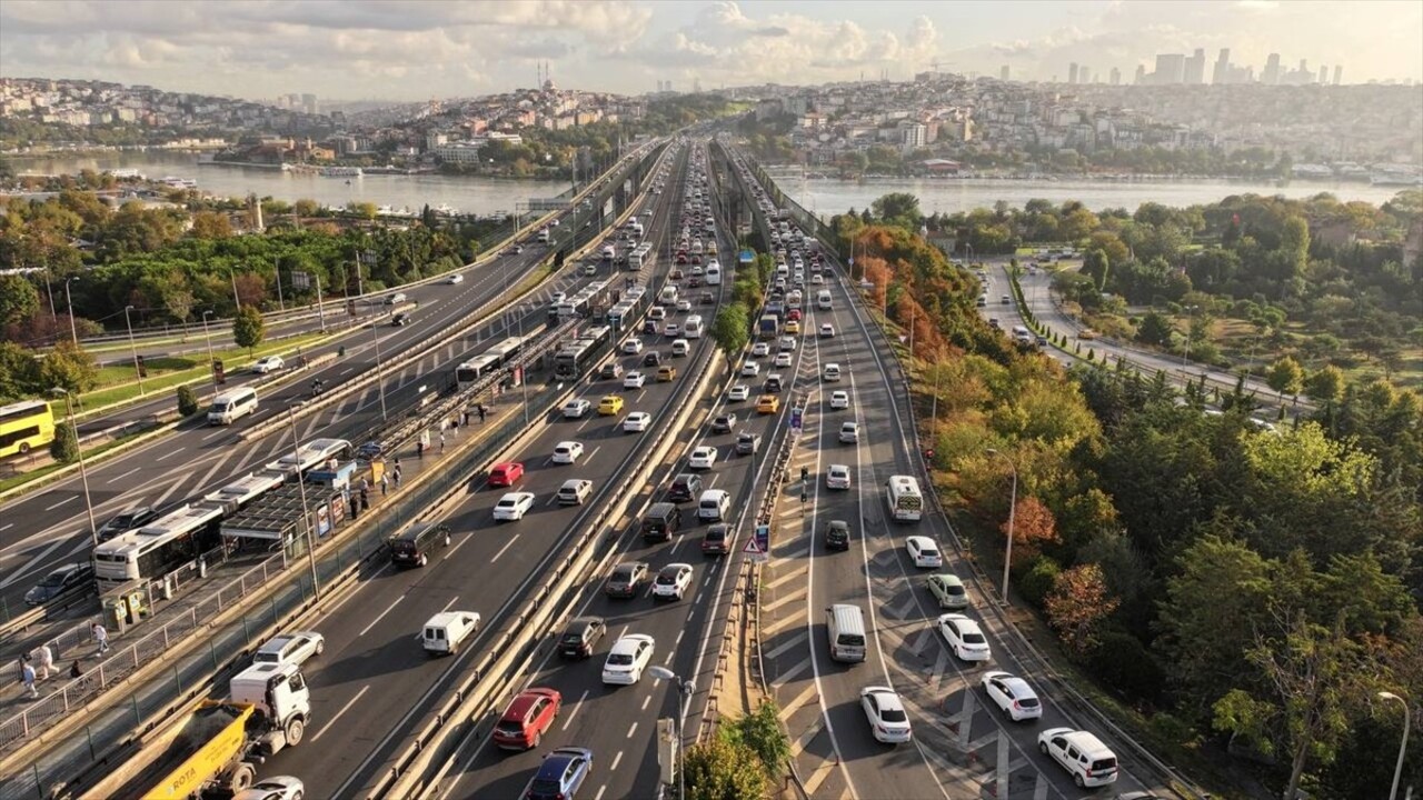 İstanbul'da haftanın ilk iş günü olması ve 2024-2025 eğitim öğretim yılının başlaması nedeniyle...