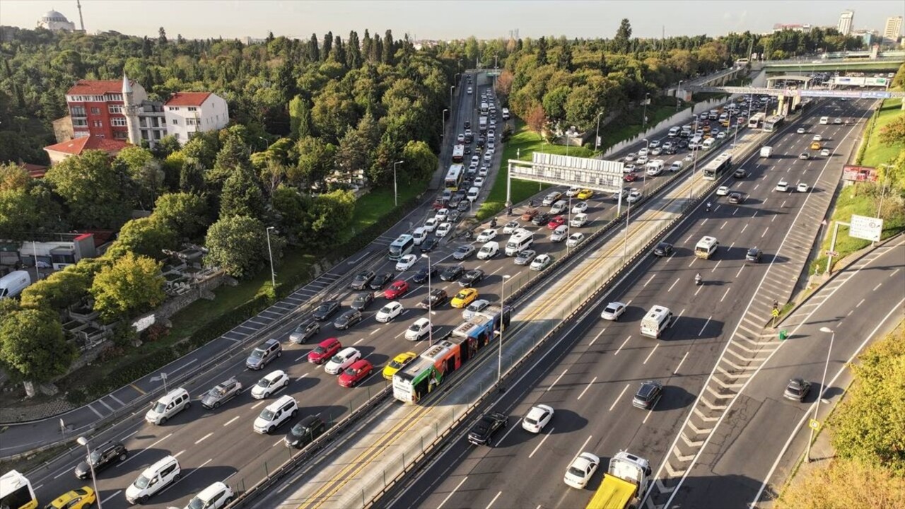 İstanbul'da haftanın ilk iş günü olması ve 2024-2025 eğitim öğretim yılının başlaması nedeniyle...