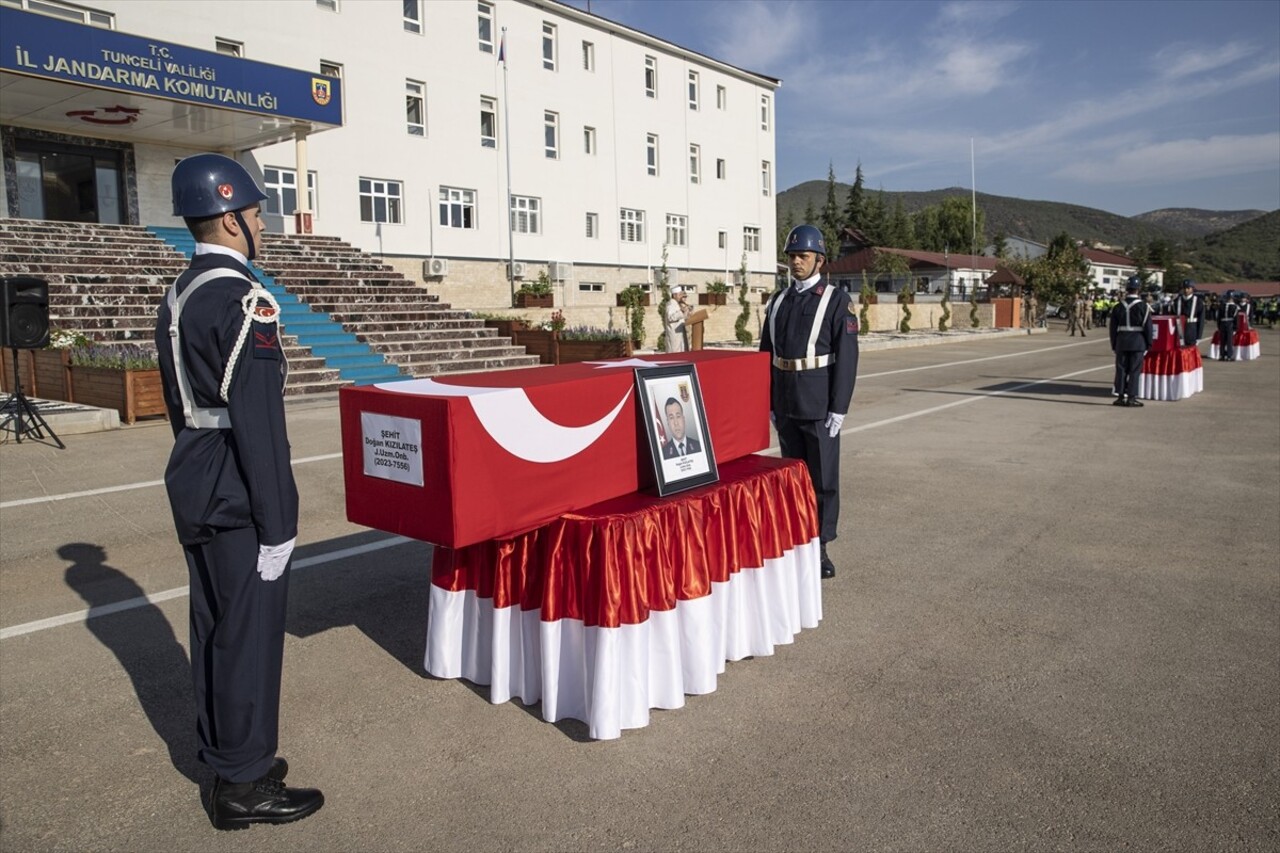 Tunceli'nin Ovacık ilçesinde görev esnasında zırhlı aracın devrilmesi sonucu şehit olan askerler...