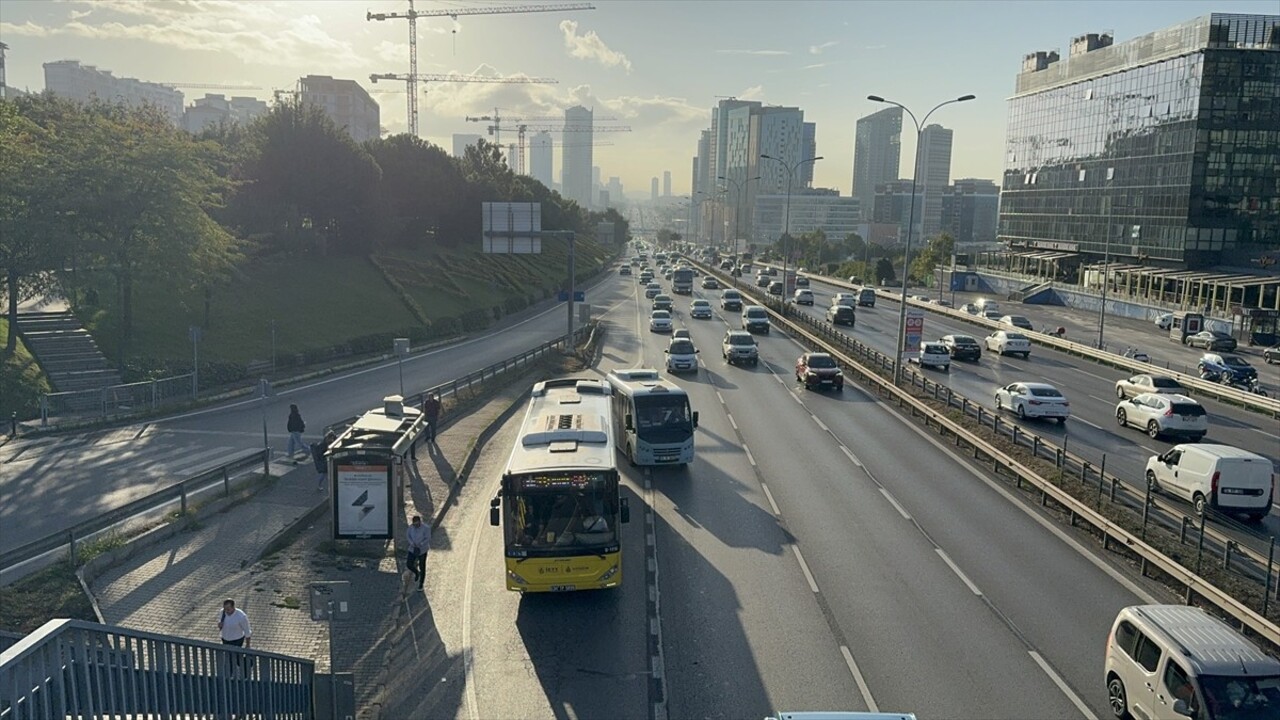 İstanbul'da haftanın ilk iş günü olması ve 2024-2025 eğitim öğretim yılının başlaması nedeniyle...