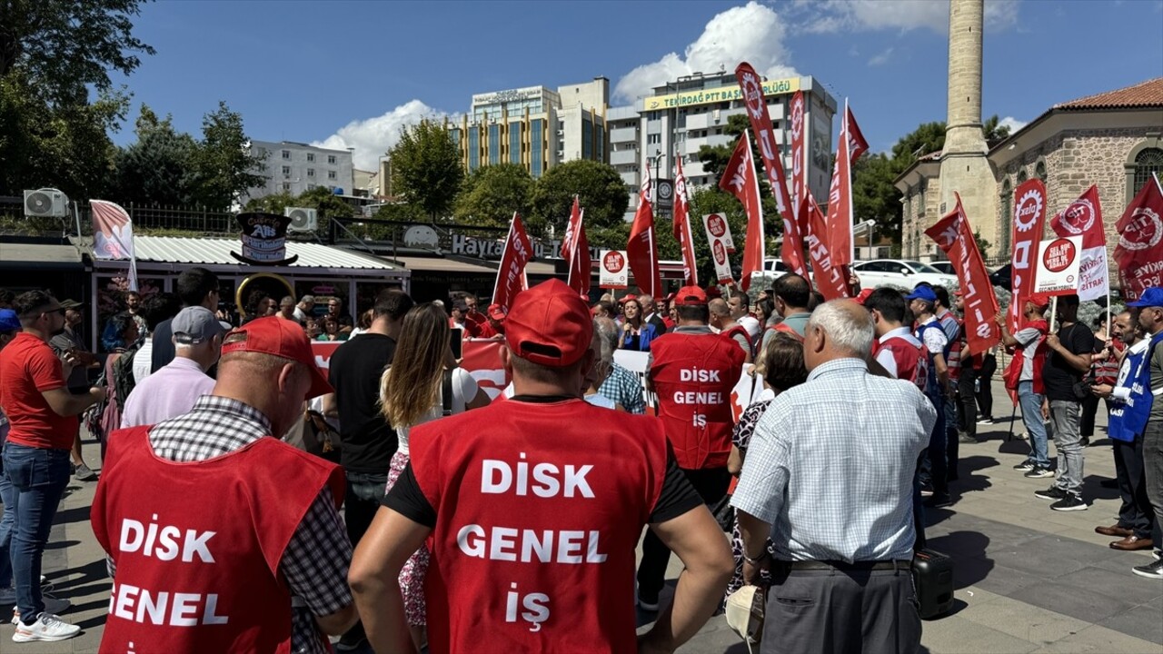 DİSK Genel Başkanı Arzu Çerkezoğlu, DİSK tarafından Tekirdağ'da düzenlenen "Trakya İşçi Buluşması"...