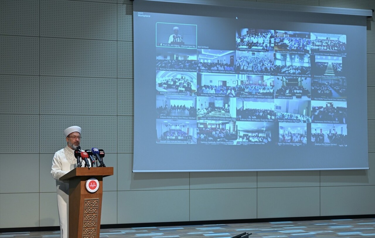 Diyanet İşleri Başkanı Prof. Dr. Ali Erbaş, Ankara Dini Yüksek İhtisas Merkezi'nde düzenlenen...