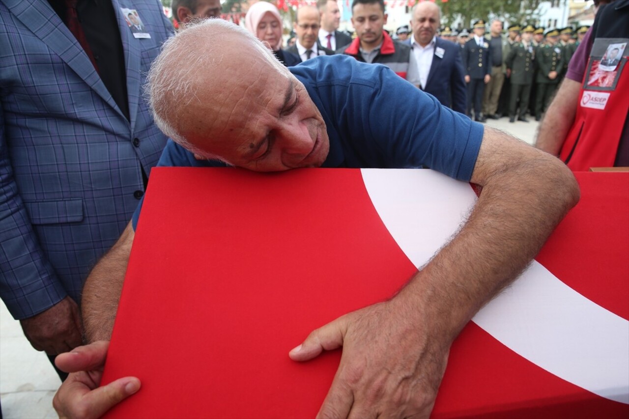  Tunceli'nin Ovacık ilçesinde görev esnasında zırhlı aracın devrilmesi sonucu şehit olan Jandarma...