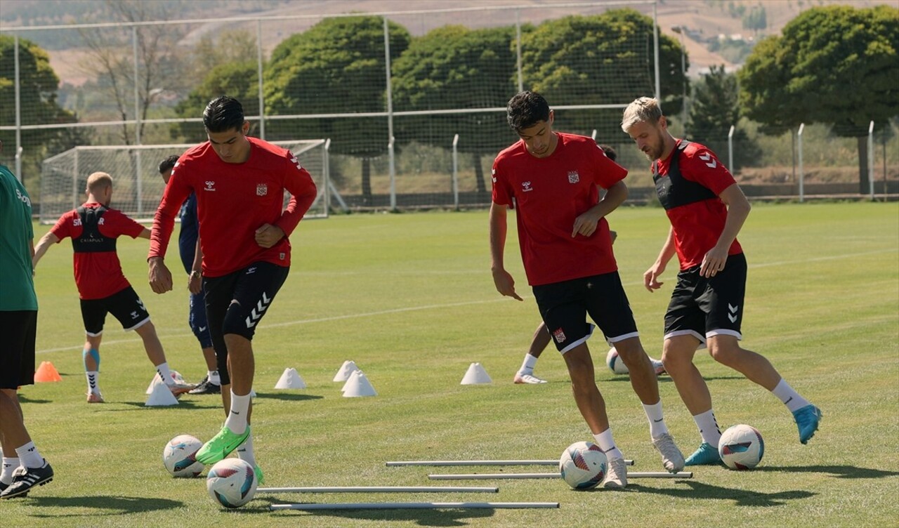 Net Global Sivasspor, Trendyol Süper Lig'in 5. haftasında oynayacağı Gaziantep FK maçının...