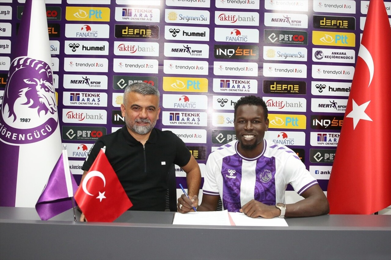 Trendyol 1. Lig ekiplerinden Ankara Keçiörengücü, Senegalli forvet Mame Diouf'u 1 yıllığına...