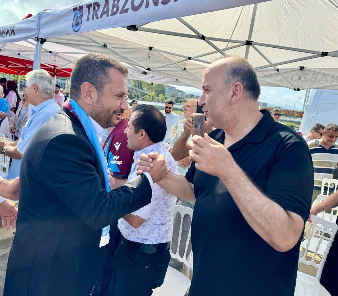 Trabzonspor'un anlaşmaya vardığı teknik direktör Şenol Güneş için imza töreni düzenlendi....