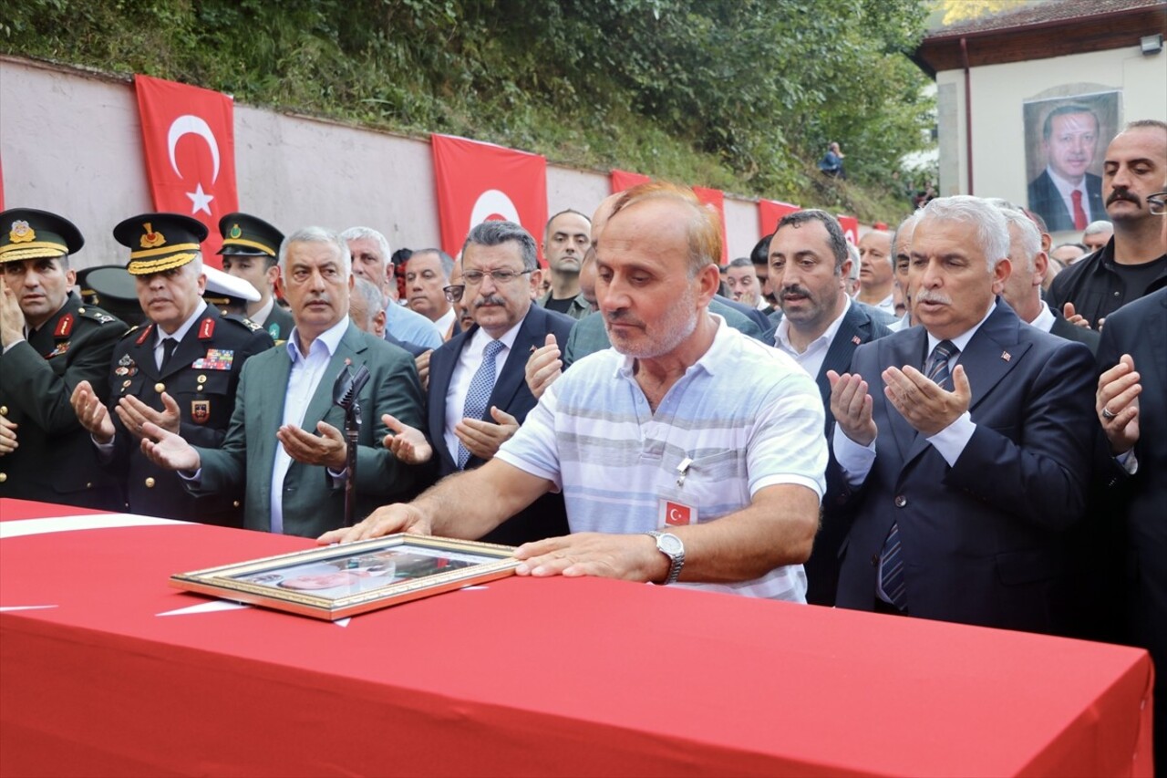 Irak'ın kuzeyindeki Gara bölgesinde bölücü terör örgütü mensupları ile sağlanan temasta...