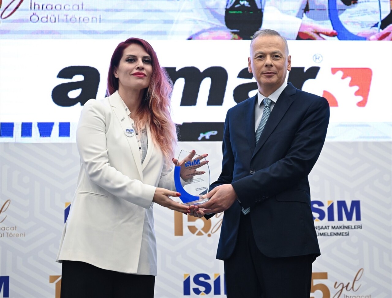 OSTİM İş ve İnşaat Makineleri Kümelenmesi (İŞİM) tarafından OSTİM Konferans Salonu'nda "2023...