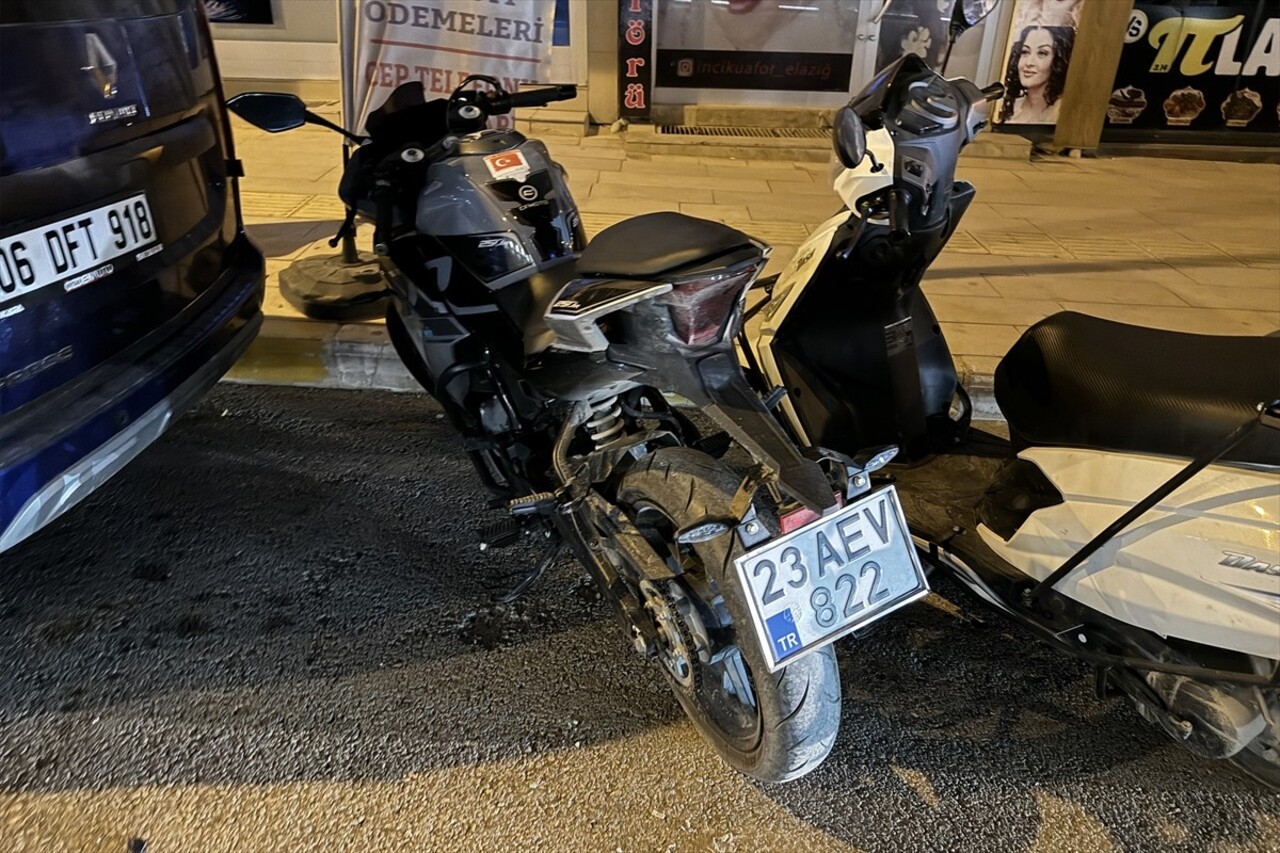 Elazığ'da meydana gelen 2 motosiklet kazasında 2 kişi öldü, 2 kişi yaralandı. Kaza yerine polis ve...