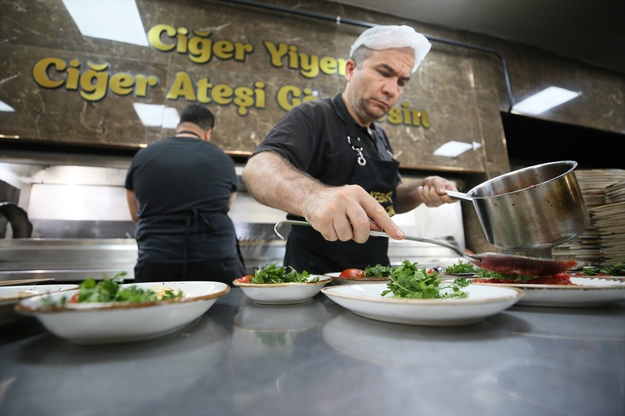 Gastronomi şehri Gaziantep'te, GastroAntep Kültür Yolu Festivali kapsamında Büyükşehir Belediyesi...