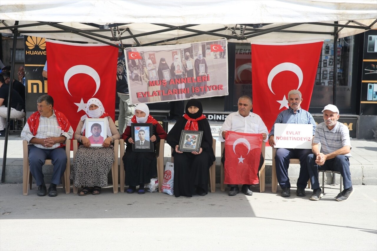 Muş'ta çocuklarının terör örgütü PKK tarafından dağa götürülmesinden DEM Parti'yi sorumlu tutan...