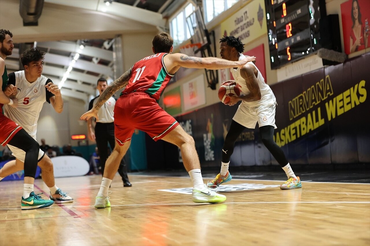 Türkiye Basketbol Antrenörleri Derneği (TÜBAD) ve Türkiye Basketbol Federasyonu'nun (TBF)...