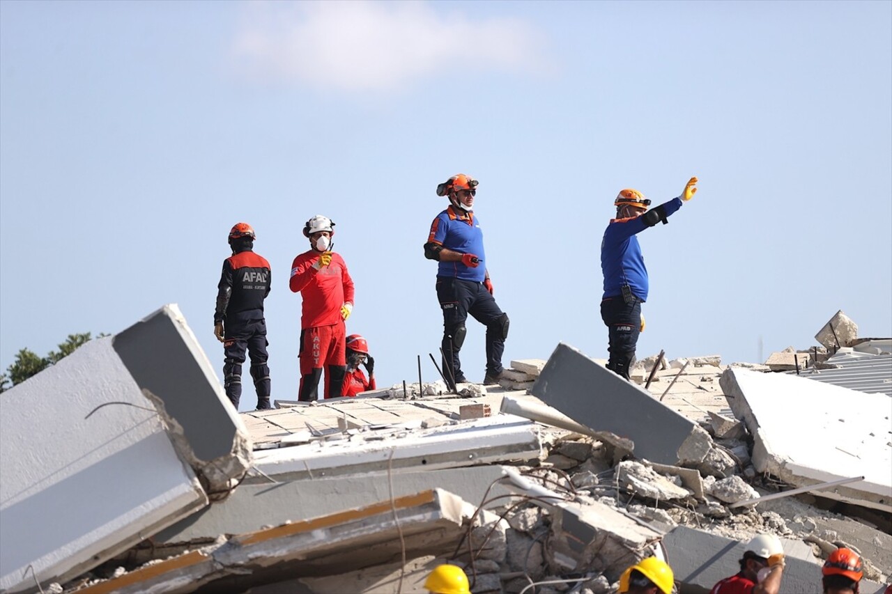 Mersin'de senaryo gereği 4 ilin etkilendiği 7 büyüklüğündeki depremin bölgesel tatbikatı başladı....