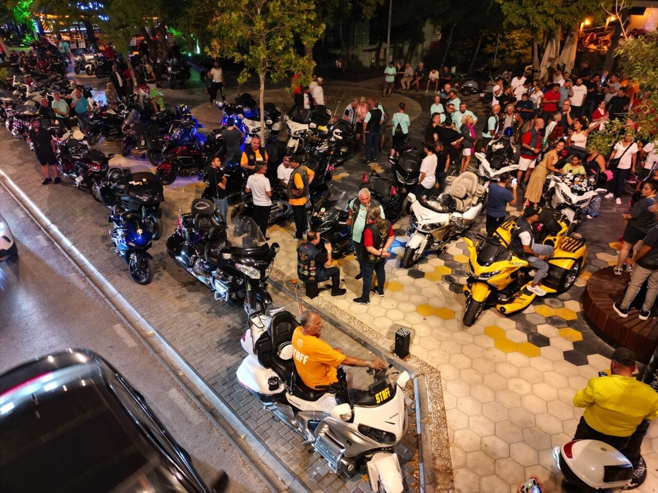 Denizli'de "Goldwing Festivali" kapsamında kente gelen 28 ülkeden 350'ye yakın motosiklet tutkunu...