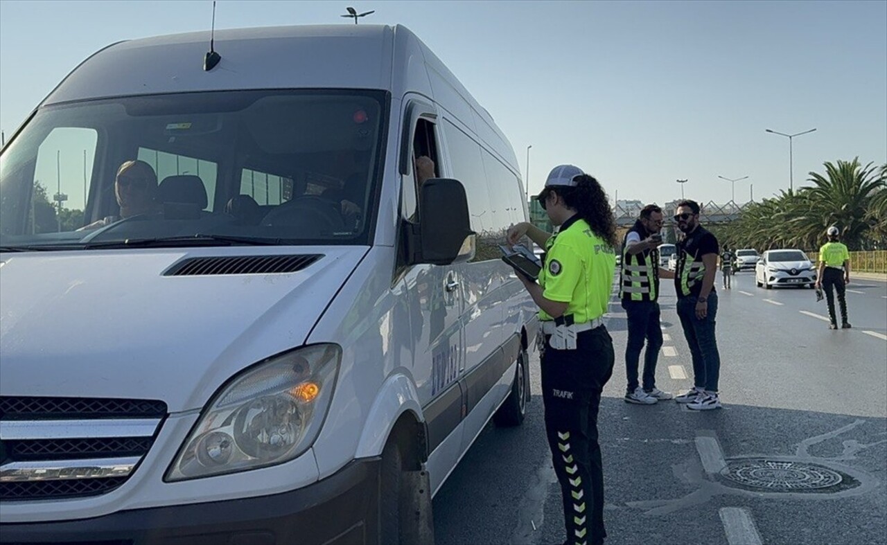 İstanbul'da, eğitim öğretim döneminin başlamasının ardından okul servislerine yönelik denetimler...