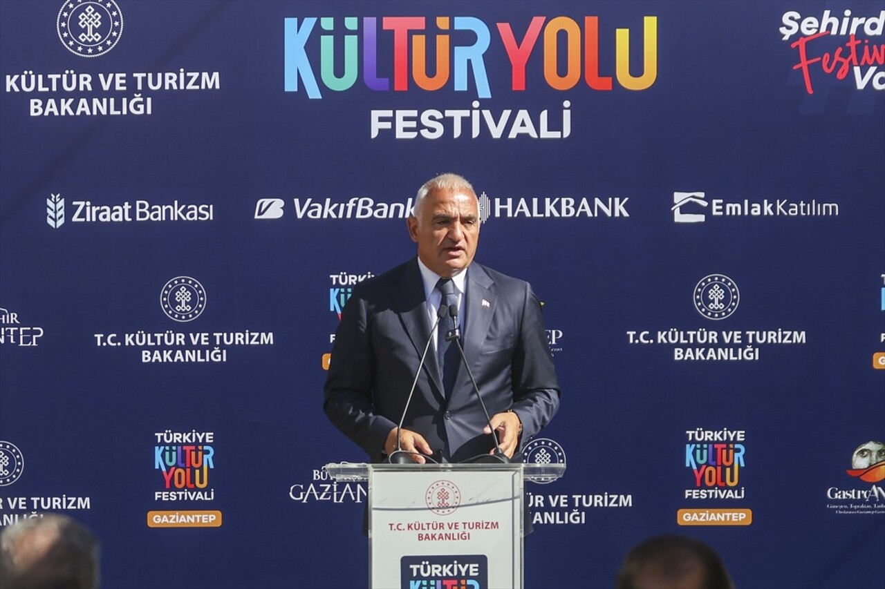 Kültür ve Turizm Bakanı Nuri Ersoy, Gaziantep Kültür Yolu Festivali'nin basın lansmanına katılarak...