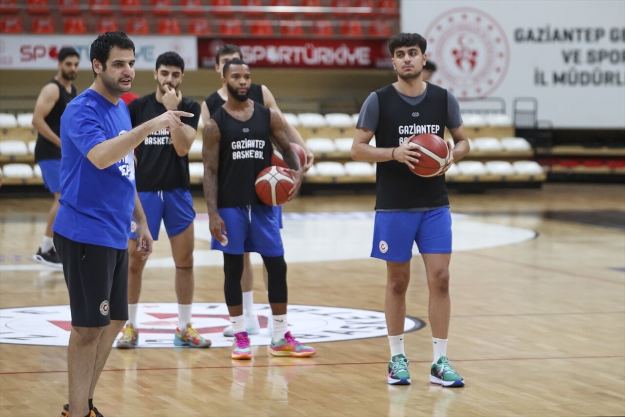 Türkiye Sigorta Türkiye Basketbol Ligi ekiplerinden Gaziantep Basketbol, lige galibiyetle...