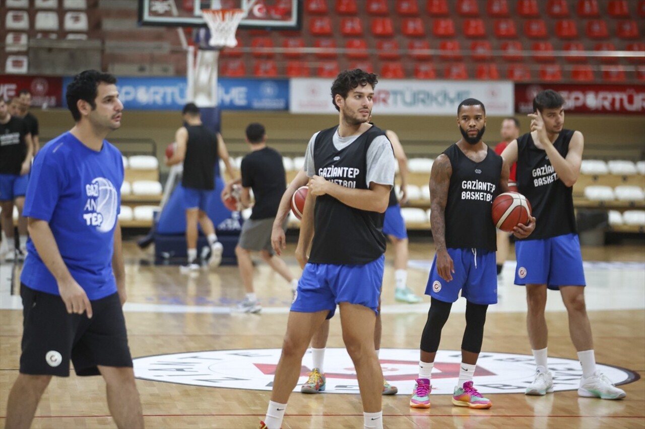 Türkiye Sigorta Türkiye Basketbol Ligi ekiplerinden Gaziantep Basketbol, lige galibiyetle...