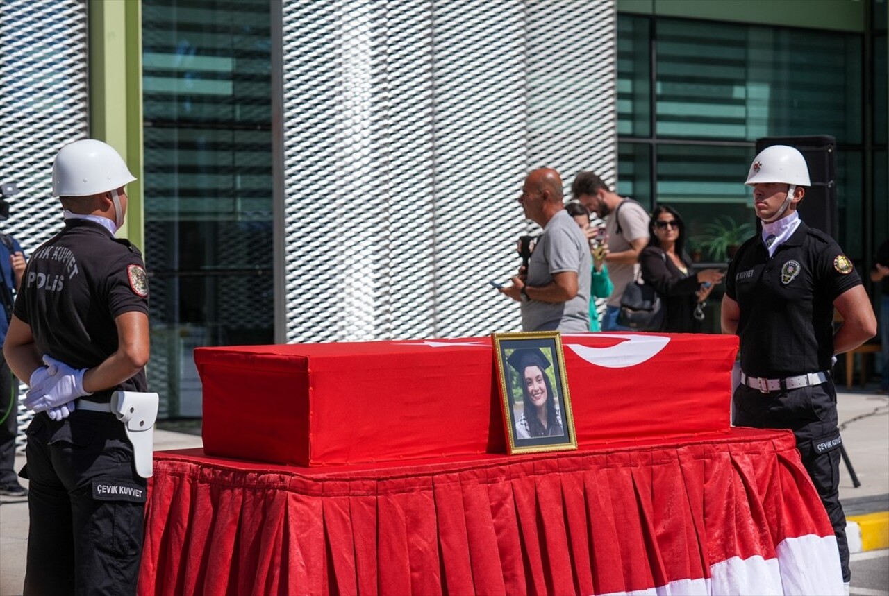 İşgal altındaki Batı Şeria'da İsrail askerlerince öldürülen Ayşenur Ezgi Eygi'nin naaşı, İzmir'e...