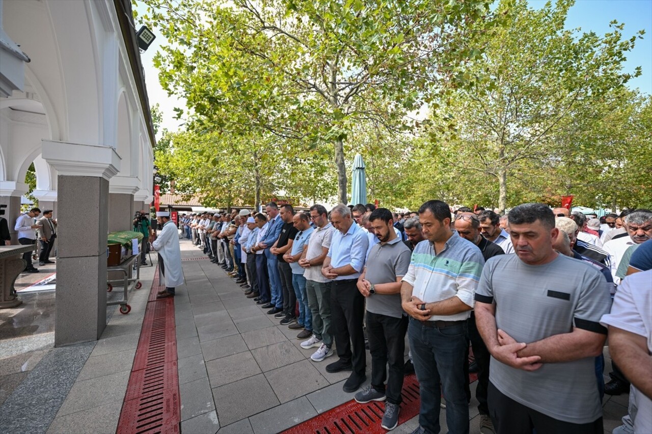 Ankara Filistin Dayanışma Platformunun (ANFİDAP) çağrısıyla Hacı Bayram Veli Camisi'nde cuma...