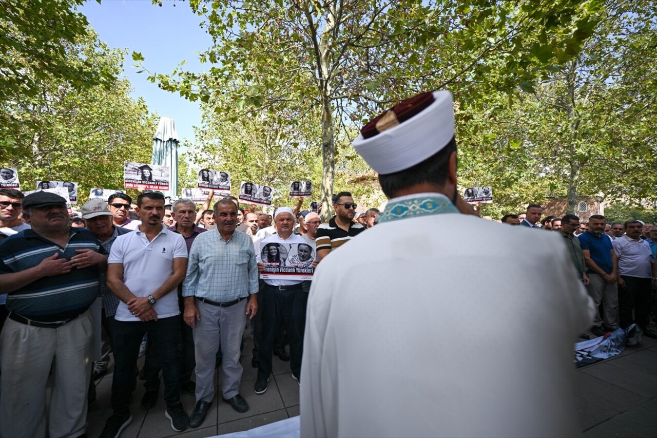 Ankara Filistin Dayanışma Platformunun (ANFİDAP) çağrısıyla Hacı Bayram Veli Camisi'nde cuma...