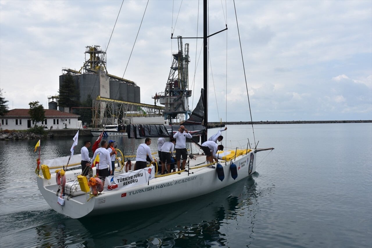 Milli Savunma Üniversitesi Deniz Harp Okulu Türk Silahlı Kuvvetleri Spor Gücü Takımı'nın yelkenli...