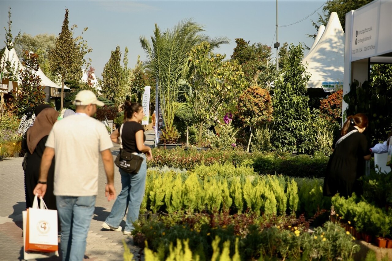 Sakarya'da düzenlenen "PSB Anatolia Uluslararası Peyzaj, Süs Bitkileri, Bahçe Sanatları ve...