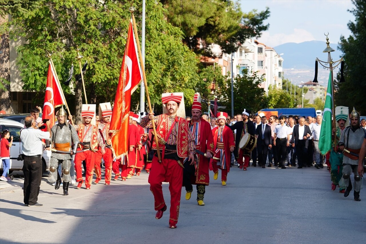 Çorum'da Osmancık Belediyesince düzenlenen Pırlanta Pirinç Kültür ve Sanat Festivali, kortej...