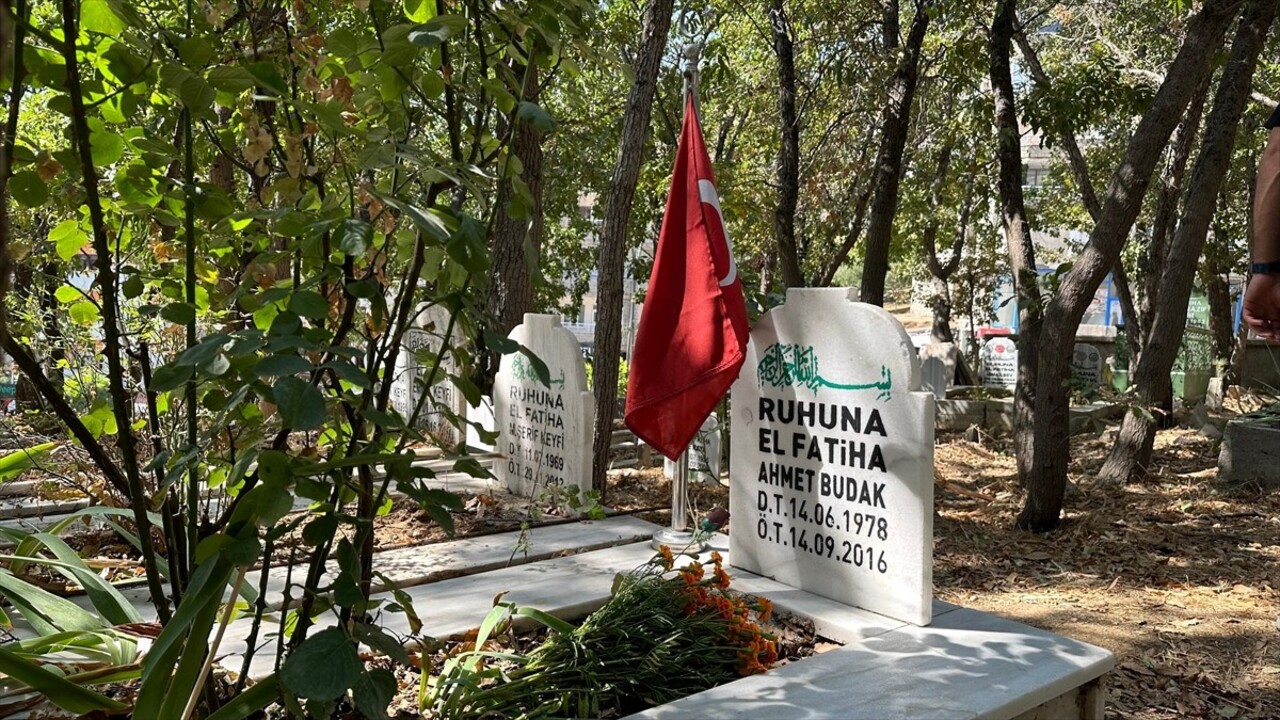  Hakkari'nin Şemdinli ilçesinde 8 yıl önce PKK'lı teröristlerce katledilen 26. Dönem Milletvekili...