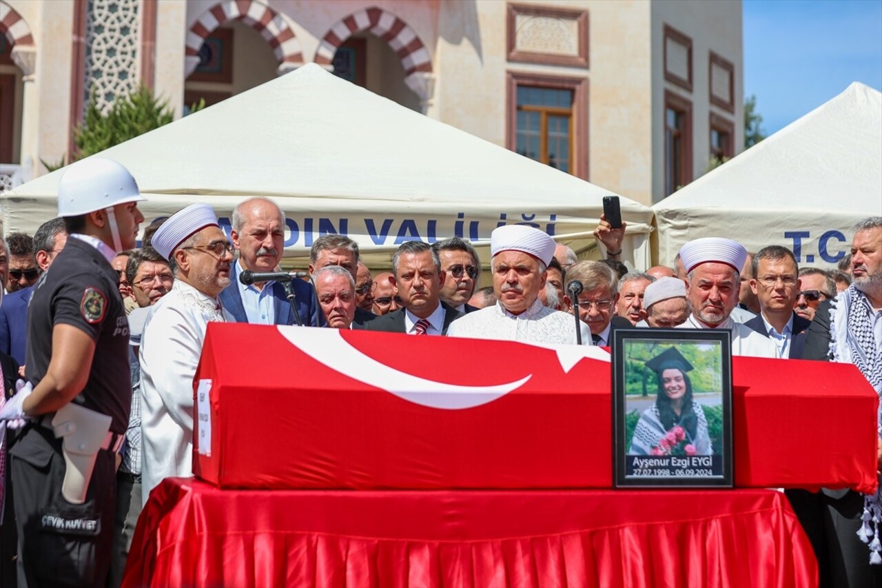 İşgal altındaki Batı Şeria'da İsrail askerlerince katledilen Ayşenur Ezgi Eygi'nin cenazesi...