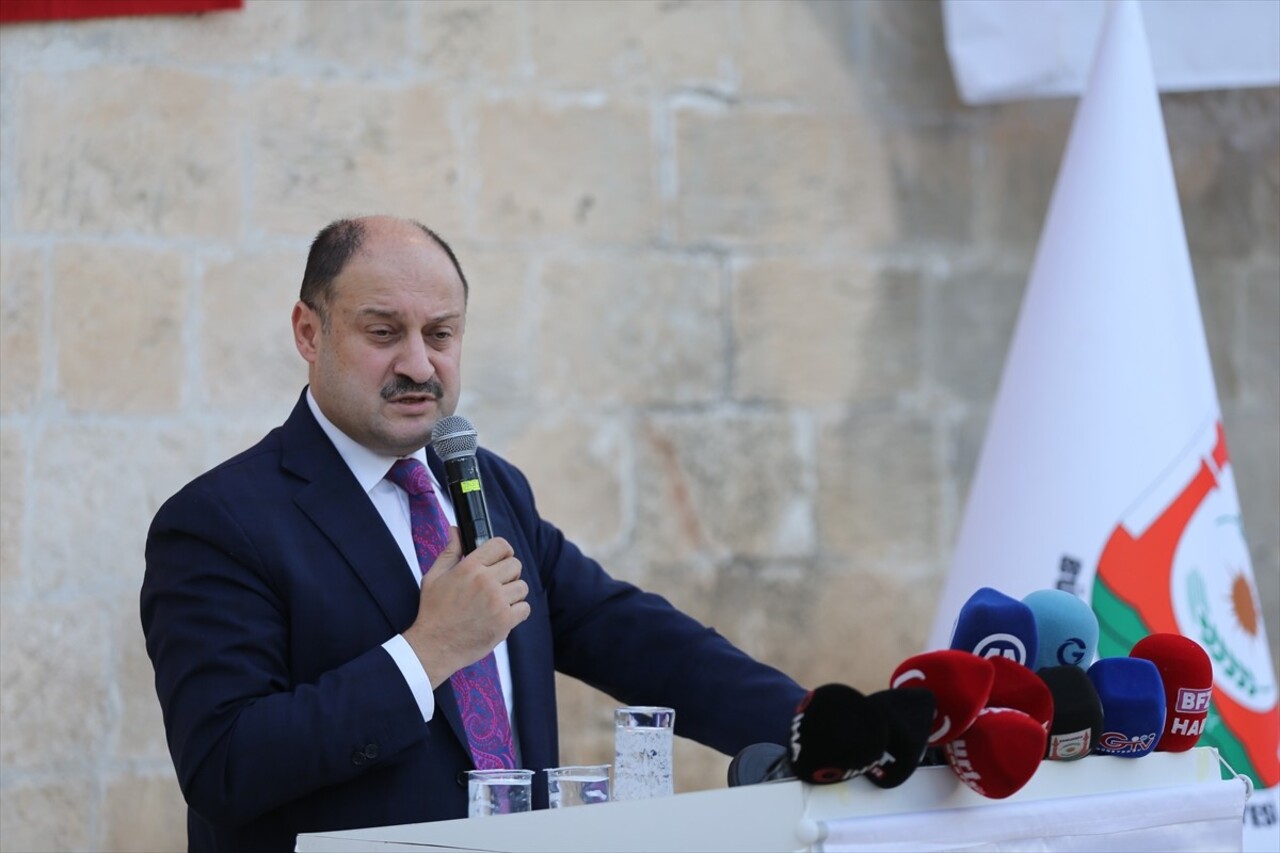 Şanlıurfa'da madde bağımlısı kişilerin tedavi edilmesi amacıyla, Büyükşehir Belediyesinin...