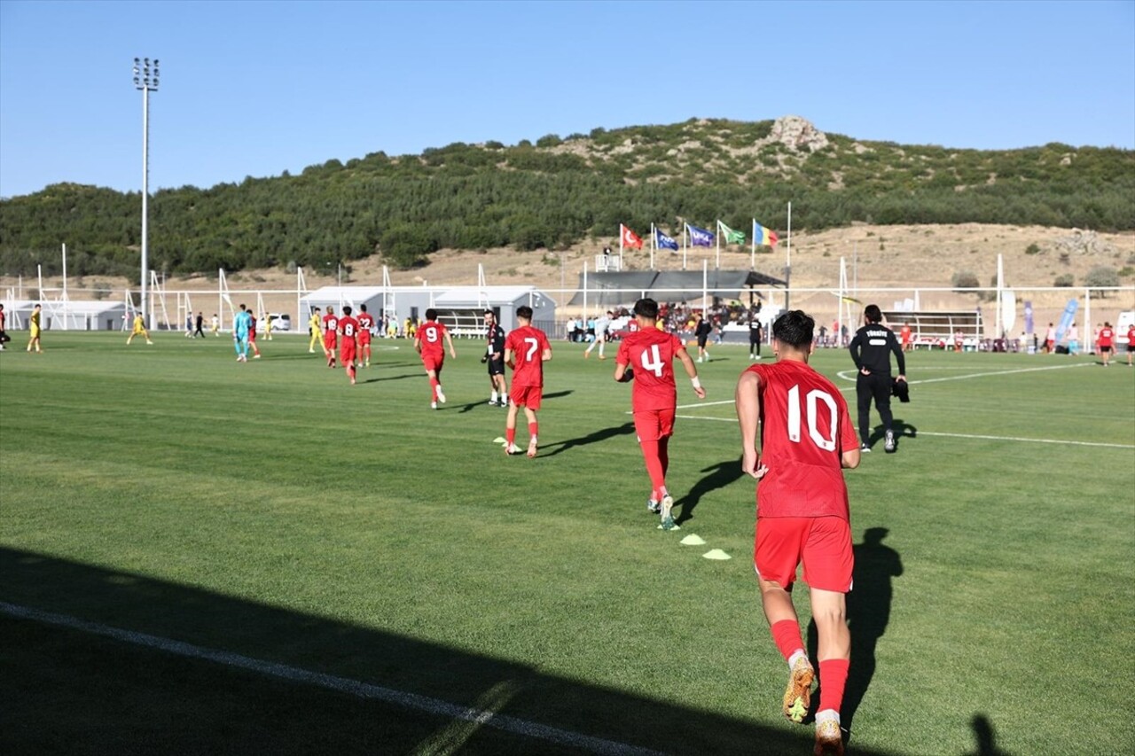 16 Yaş Altı Futbol Milli Takımı, Erciyes Yüksek İrtifa Futbol Turnuvası'ndaki ilk maçında...