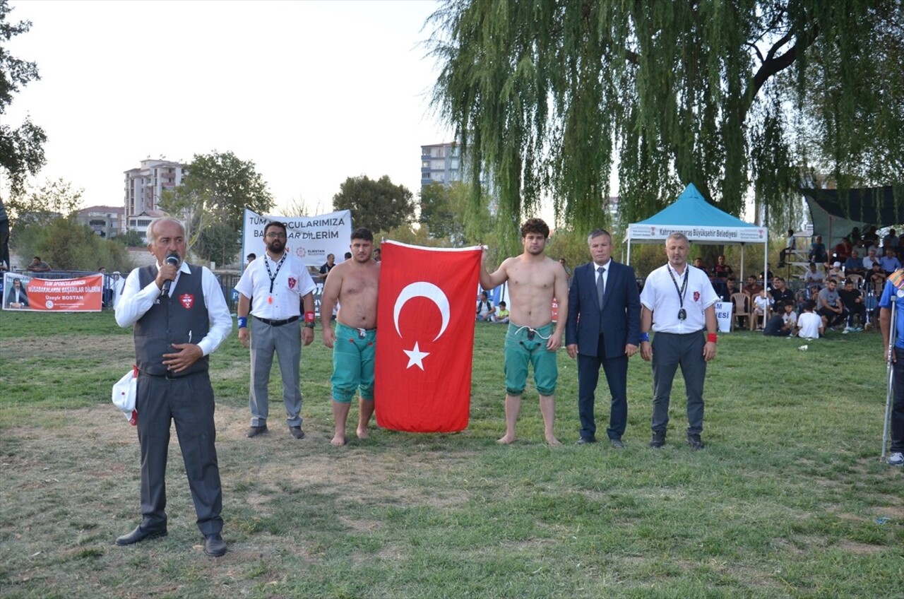 Kahramanmaraş'ın Elbistan ilçesinde 3 ülkeden 275 sporcunun katılımıyla Uluslararası Karakucak...