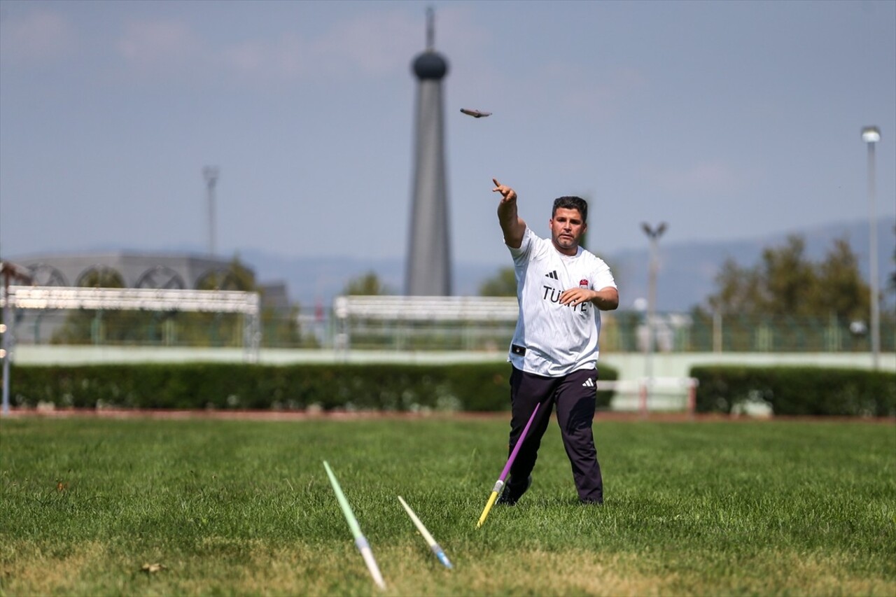 Türkiye adına yarışmaya başladıktan sonra Avrupa ve dünya şampiyonluğu, olimpiyat ikinciliği elde...