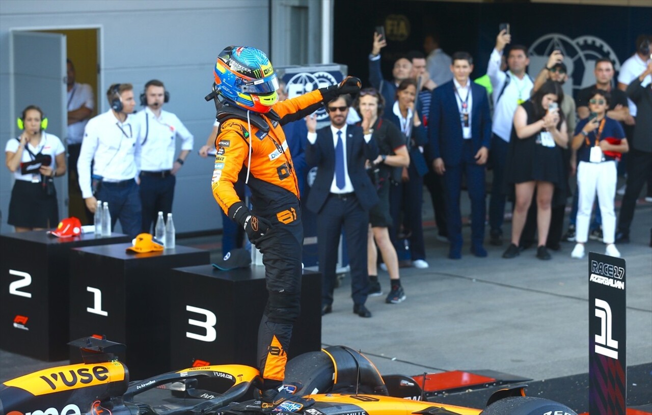 Formula 1 Dünya Şampiyonası'nda sezonun 17. yarışı Azerbaycan Grand Prix'sini McLaren'in...