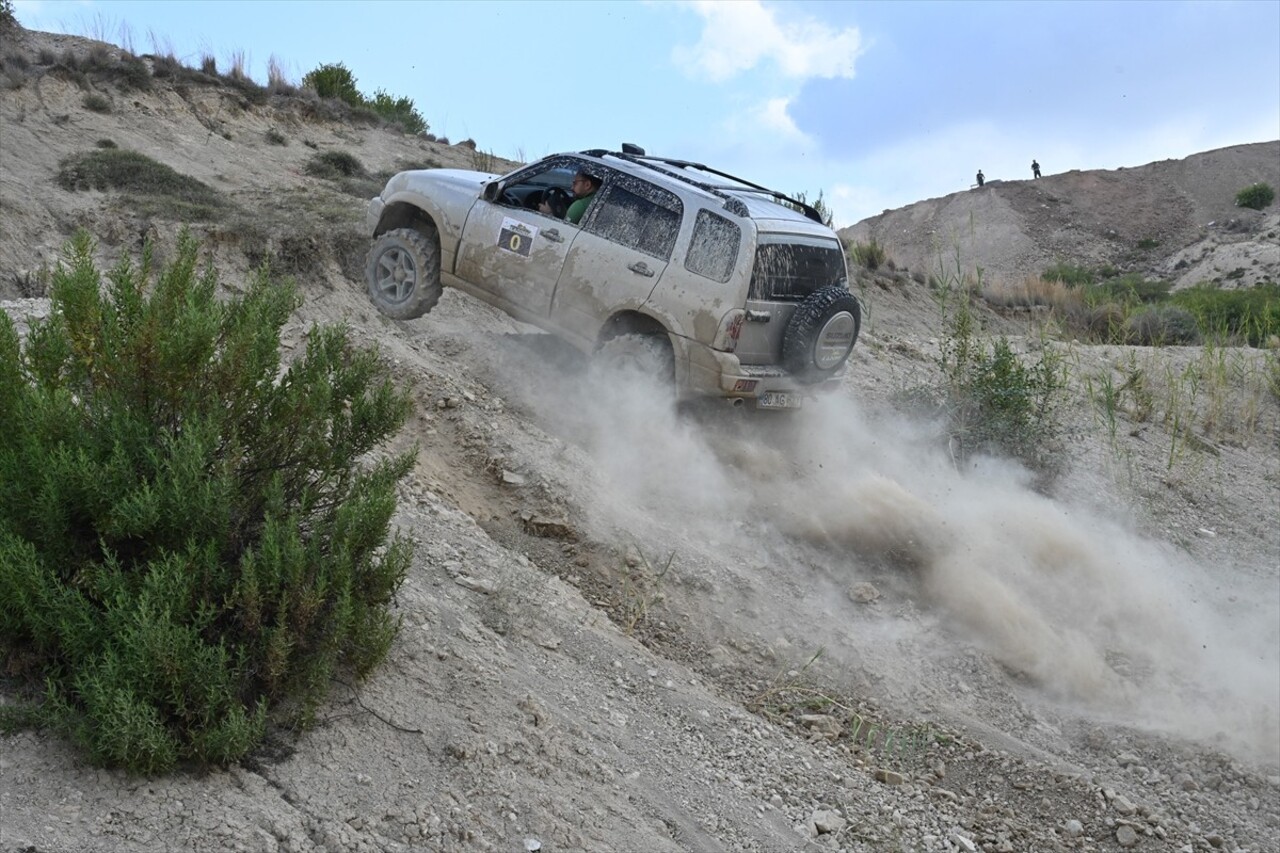 Akdeniz Off-Road Kupası 2. ayak yarışı, Osmaniye'nin Kadirli ilçesinde gerçekleşti. Topraktepe...