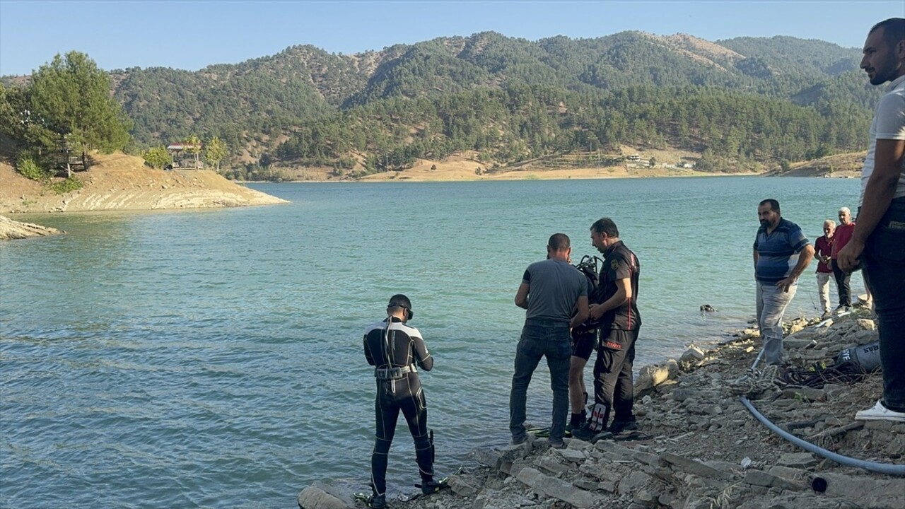 Kahramanmaraş'ın Onikişubat ilçesinde gölete giren yabancı uyruklu kişi boğuldu. Olay yerine...