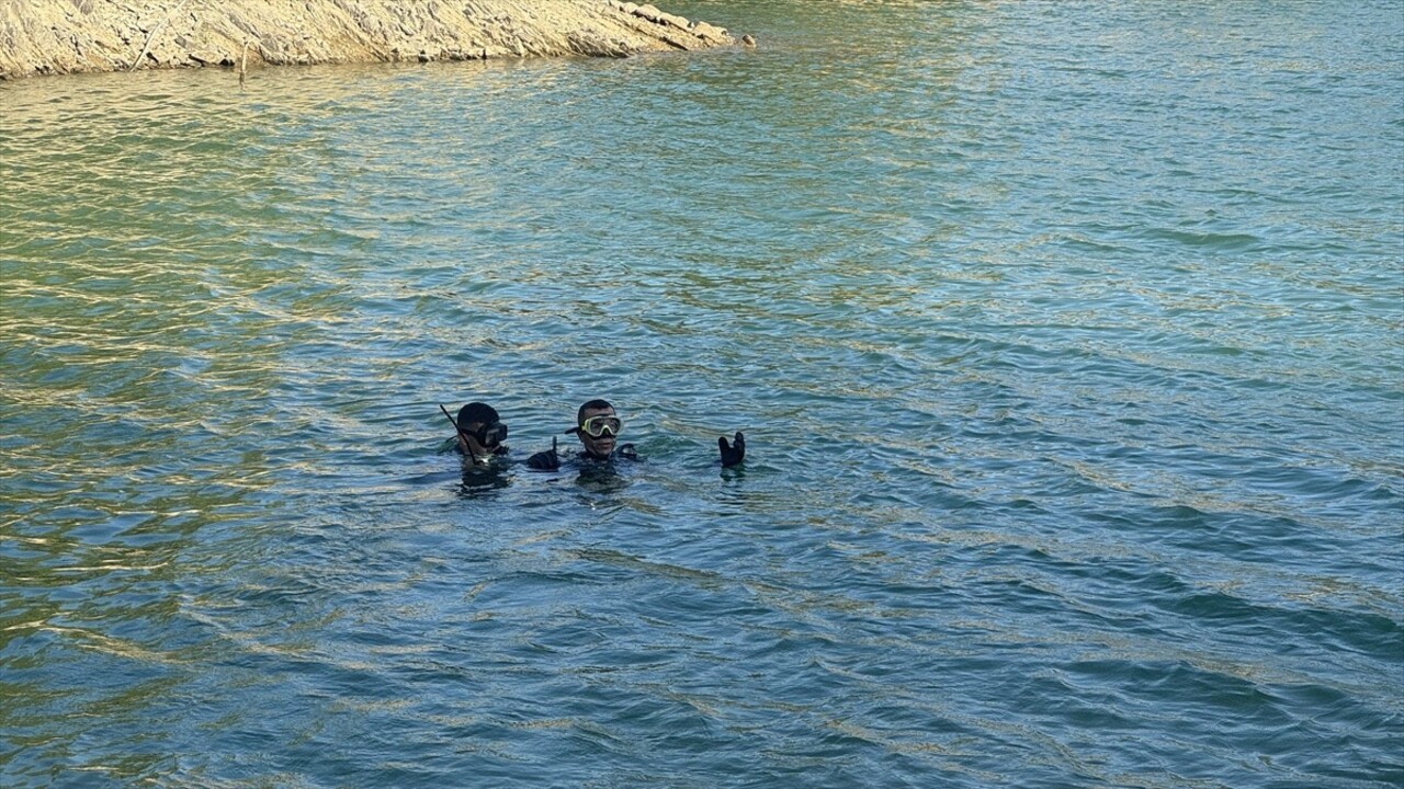 Kahramanmaraş'ın Onikişubat ilçesinde gölete giren yabancı uyruklu kişi boğuldu. Olay yerine...