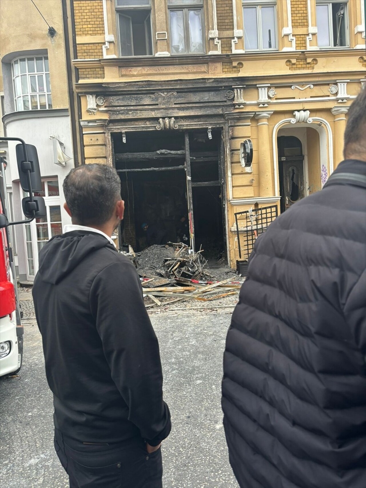  Almanya'nın başkenti Berlin'in kuzeyindeki Eberswalde kentinde bir evde çıkan yangında, bir Türk...