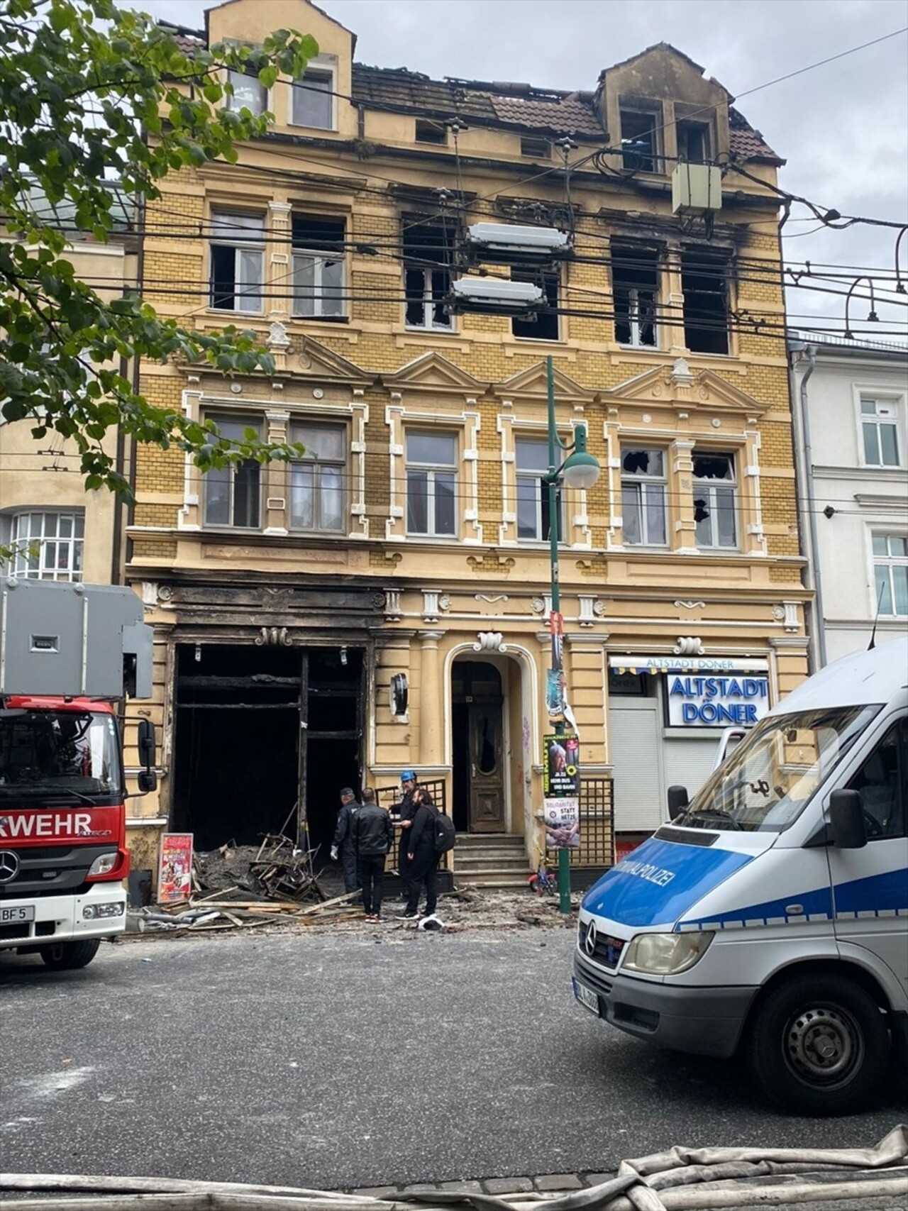  Almanya'nın başkenti Berlin'in kuzeyindeki Eberswalde kentinde bir evde çıkan yangında, bir Türk...