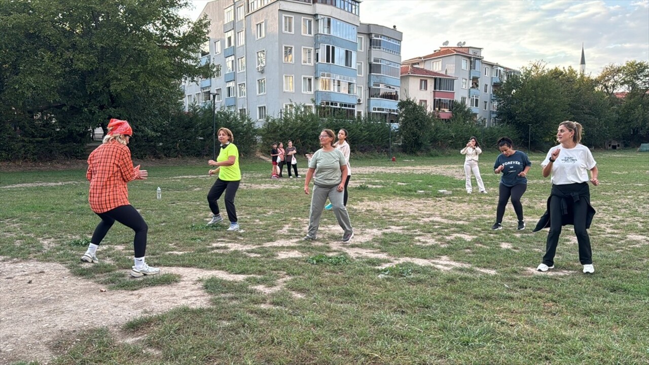 Kırklareli'nde Avrupa Hareketlilik Haftası kapsamında Kırklareli Belediyesince Millet Bahçesi'nde...