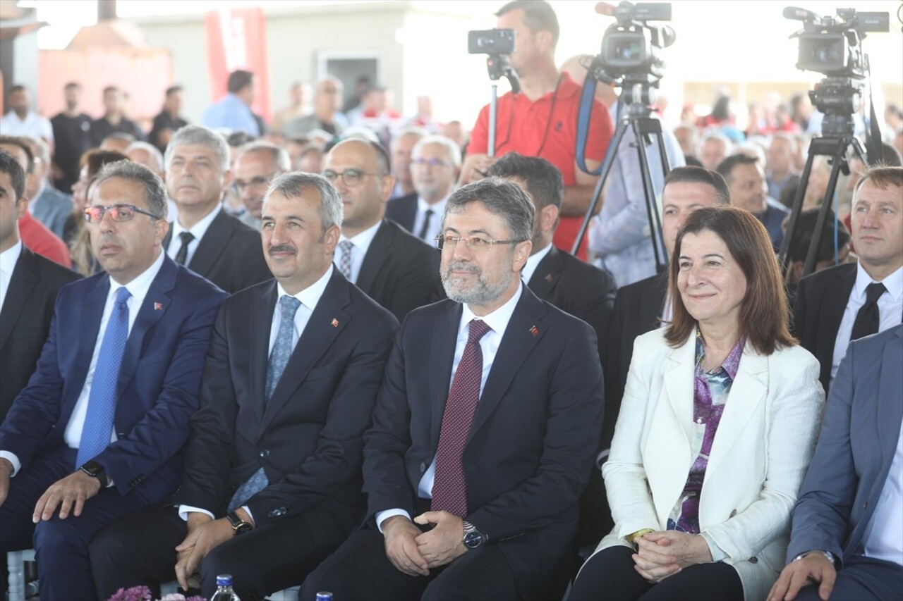 Tarım ve Orman Bakanı İbrahim Yumaklı Edirne'nin İpsala ilçesinde gerçekleştirilen Çeltik...